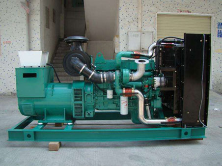 杭州滨江1100kw康明斯柴油发电机组图片 杭州滨江1100kw康明斯柴油发电机组图片